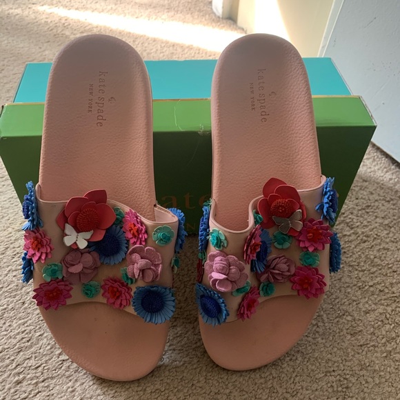 COPY - Kate Spade ♠️ Floral Woman’s Slides (runs a little larger/wider) Soft le… - Picture 2 of 5